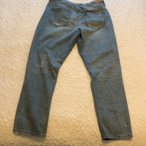 AE Ripped Mom Jean - Picture 8 of 8